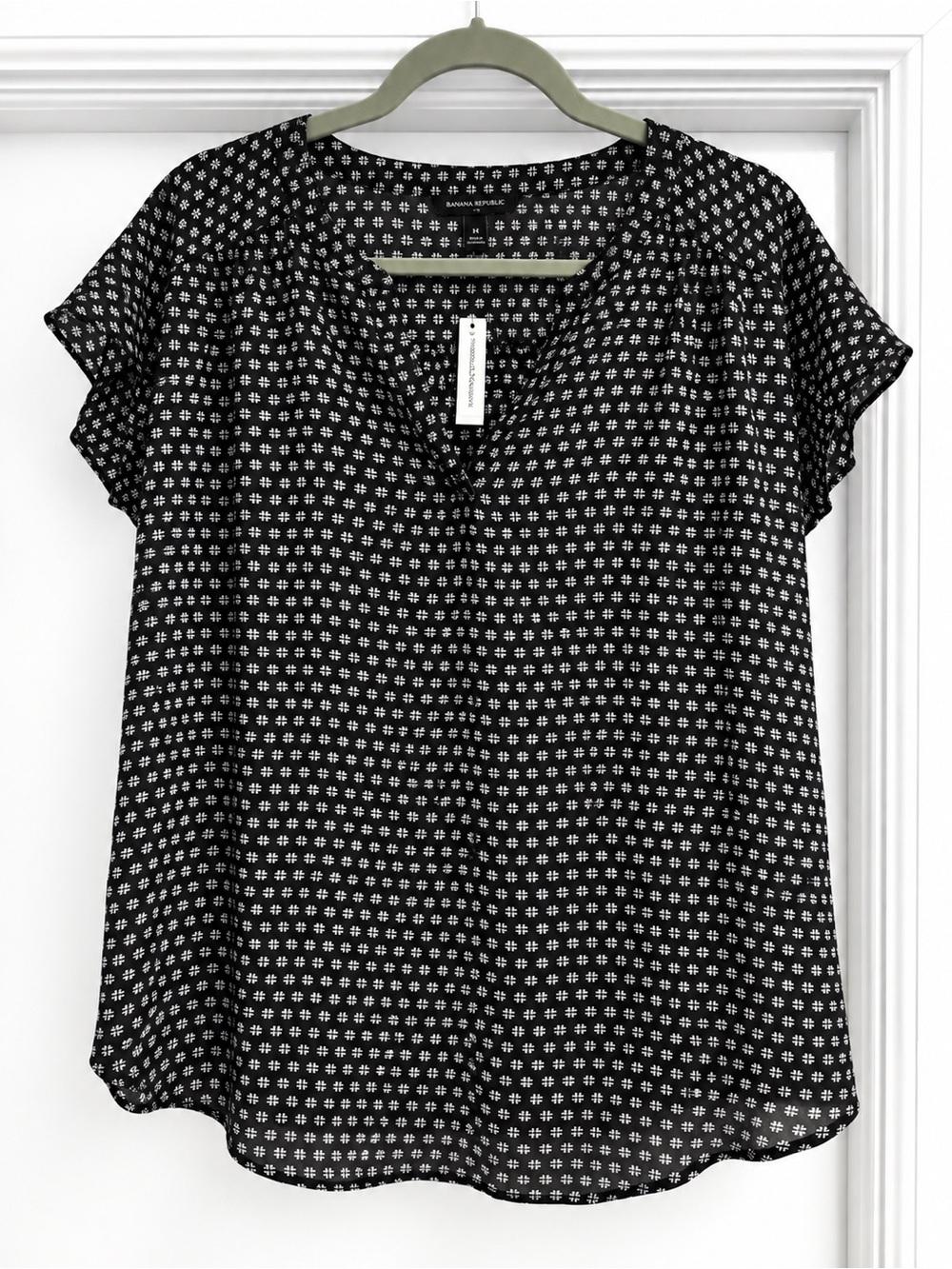 Banana Republic Black and White Floral Flutter Sleeve Blouse